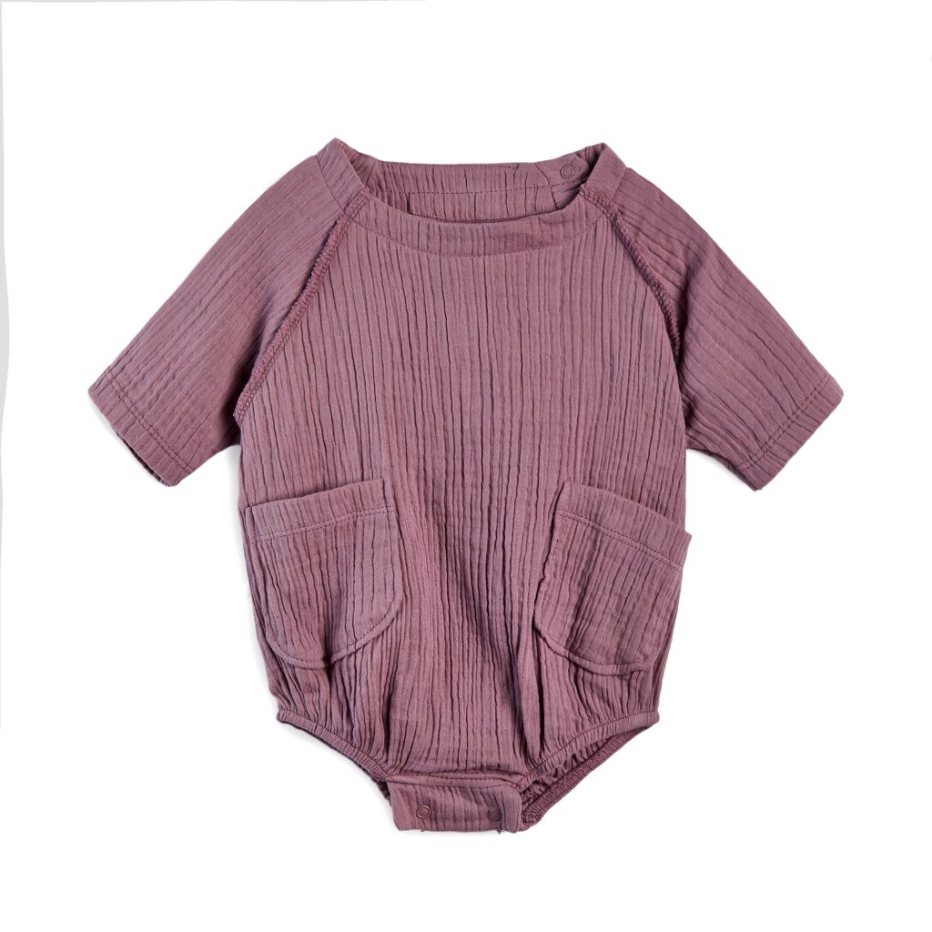 אוברול אורבני חצי שרוול בצבע לבנדר לתינוקות