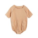 אוברול אורבני חצי שרוול בצבע קרם לתינוקות