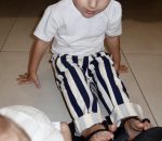 מכנסיים פסים רחבים