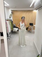 חליפת סאטן רכה גופייה וחצאית