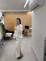 ⁦חליפת פשתן שסע בחצאית⁩ – תמונה ⁦2⁩