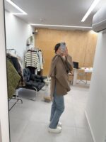 ⁦שכמיית צעיף חום שוקולד⁩ – תמונה ⁦3⁩