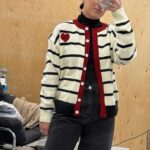 קרדיגן פסים שחור לבן עם לב אדום