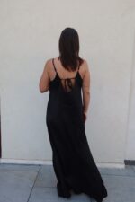 ⁦שמלת קייסי שחורה⁩ – תמונה ⁦2⁩